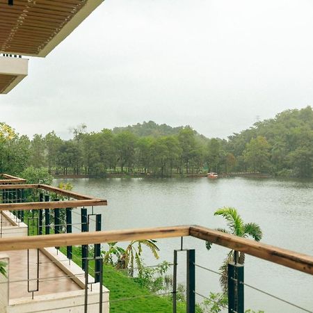 Hotel Oleander Farms, Karjat Exterior foto