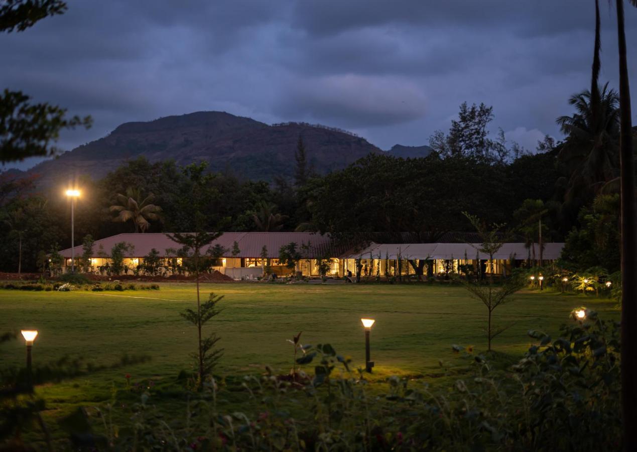 Hotel Oleander Farms, Karjat Exterior foto