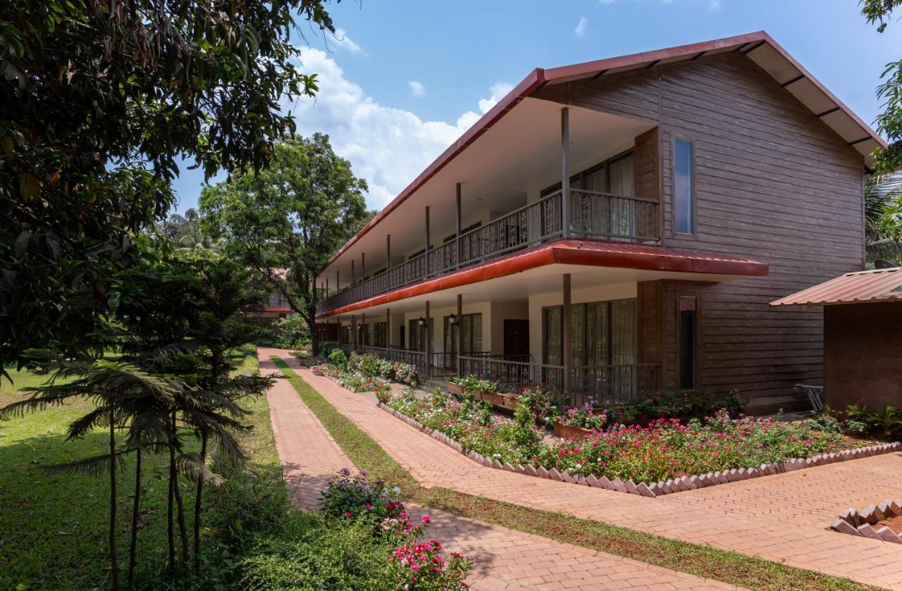 Hotel Oleander Farms, Karjat Exterior foto