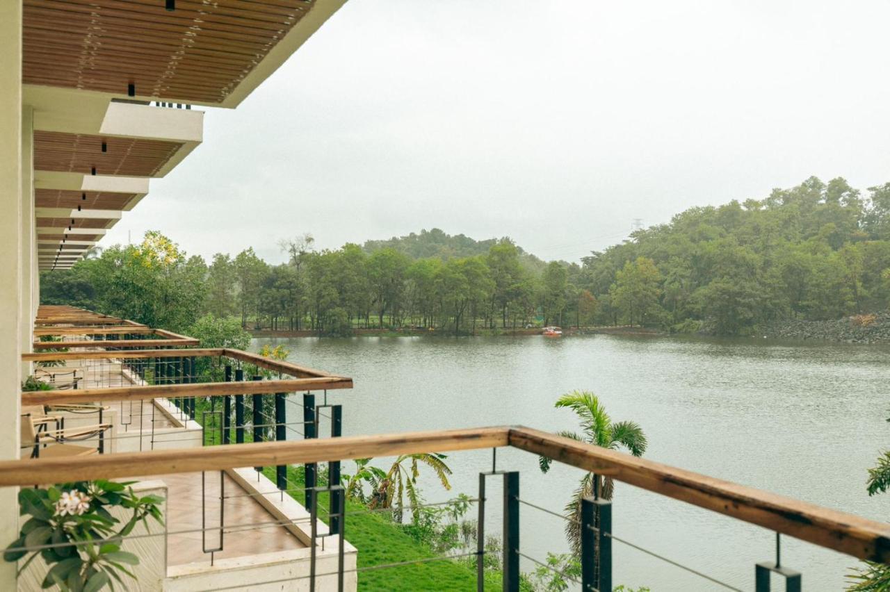 Hotel Oleander Farms, Karjat Exterior foto
